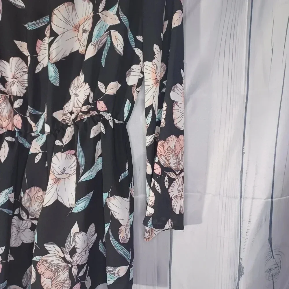 Decree bell sleeve boho floral tie front romper